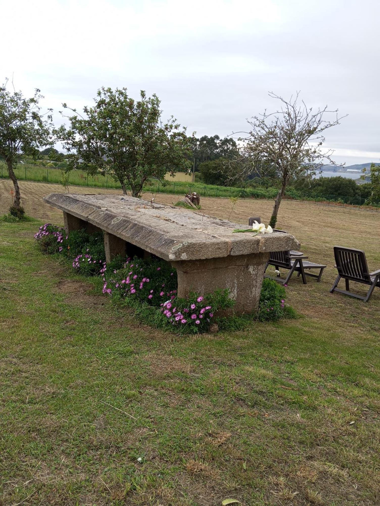 Pozo Das Leiras-Izquierda- Ares Buitenkant foto